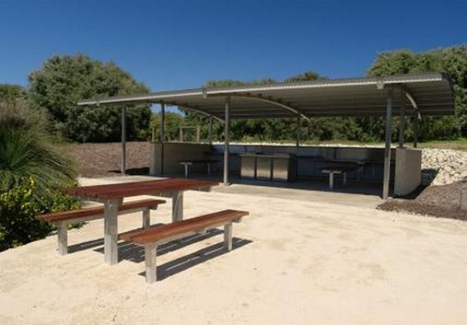 Conto-Field-Campground-BBQ-and-Picnic-area.jpg