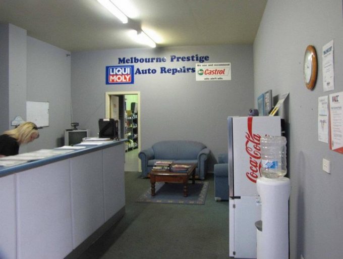 Melbourne-Prestige-Automobile-Repairs-Customer-Lounge.jpg