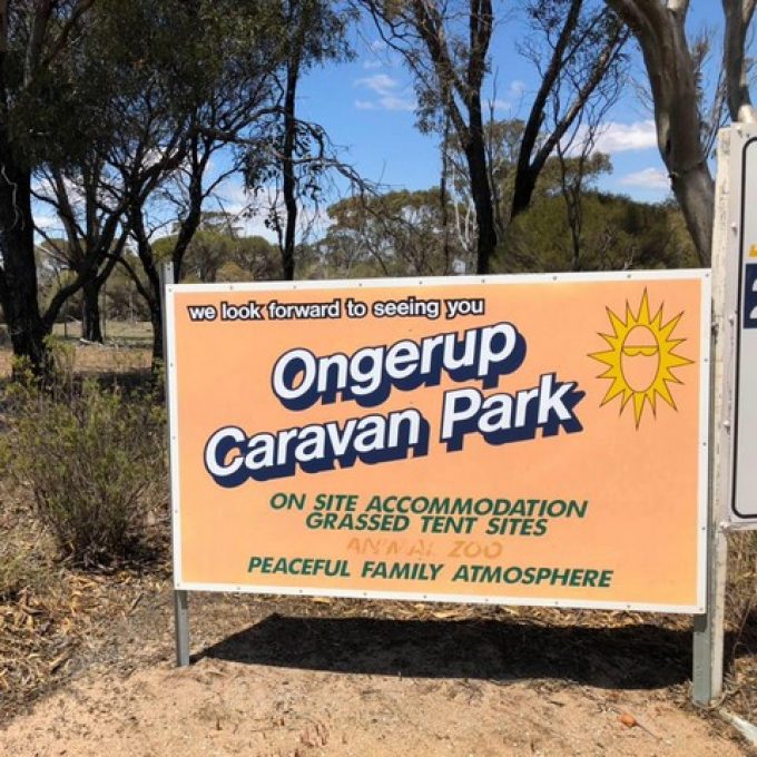 Ongerup-Caravan-Park-Sign.jpg