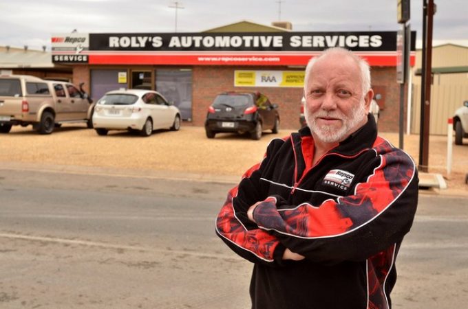 Rolys-Automotive-Services-Roly-and-Shop.jpg