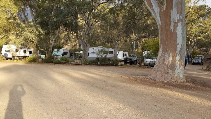 spear-park-caravan-park-camping-vans